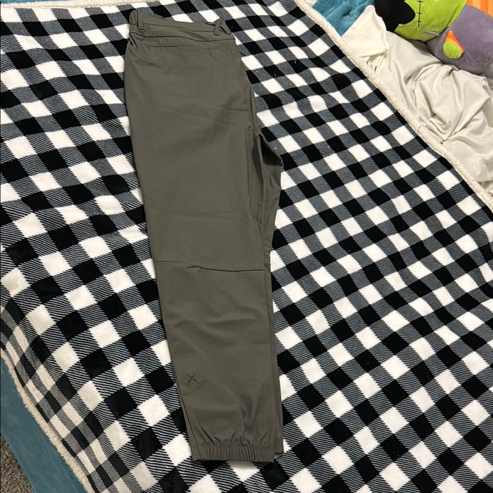 Cuts Clothing Green Chinos with Relaxed Fit